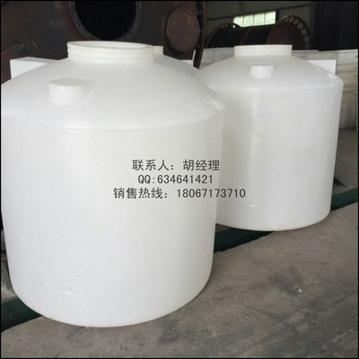 1.5噸樓頂存水桶與1.5立方飲用水箱 滾塑容器的優(yōu)勢(shì)與應(yīng)用解析